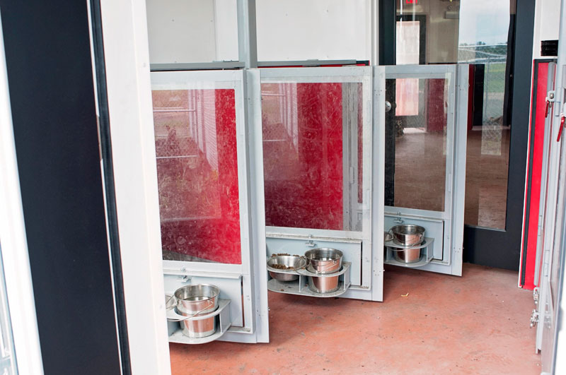 Custom resting areas with swivel food trays. Custom resting areas with swivel food trays.